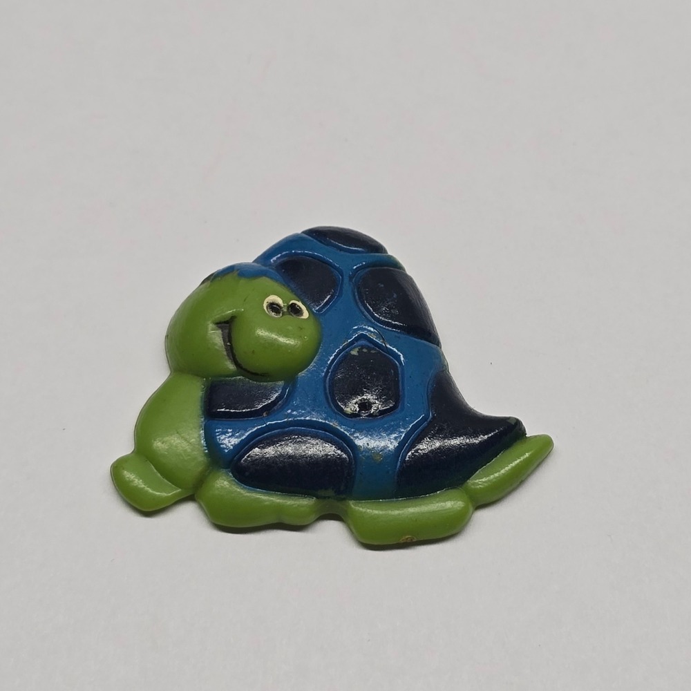 Vintage 1980 Turtle Refrigerator Magnet Green Blue Plastic Animal Novelty OS